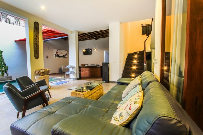 Villa Rainbow Runner