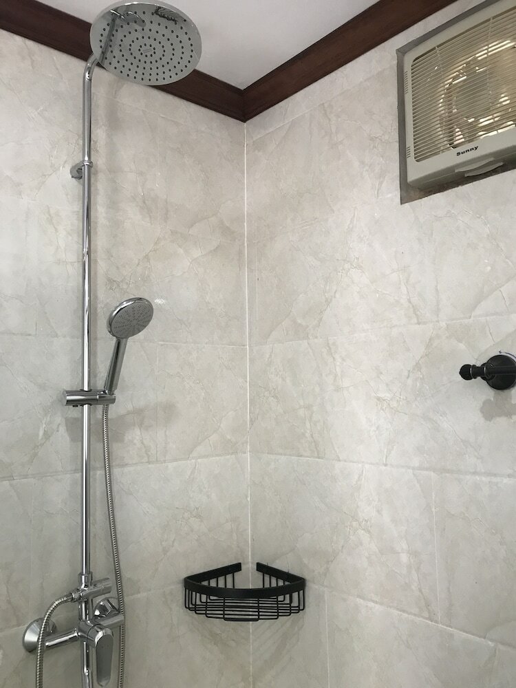 Wisdom Mystery Hotel