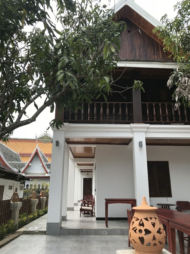 Wisdom Mystery Hotel