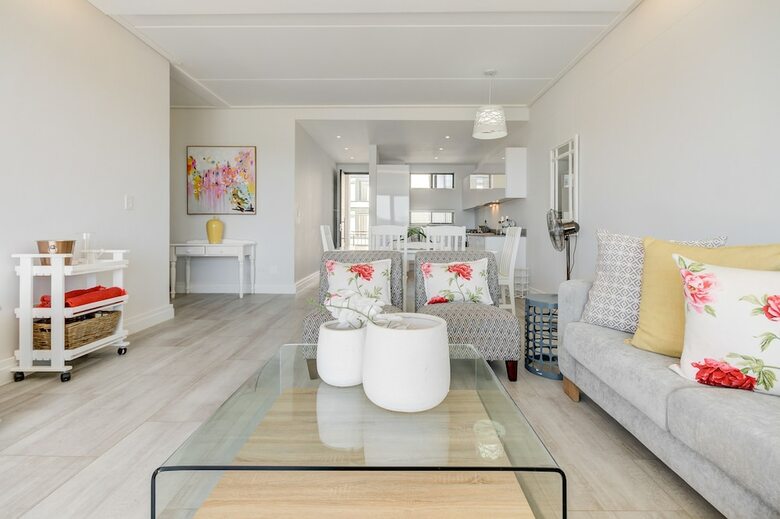 Uniquestay Paardevlei Square Apartment - Adults Only