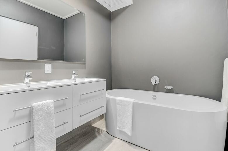 Uniquestay Paardevlei Square Apartment - Adults Only