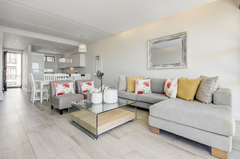 Uniquestay Paardevlei Square Apartment - Adults Only