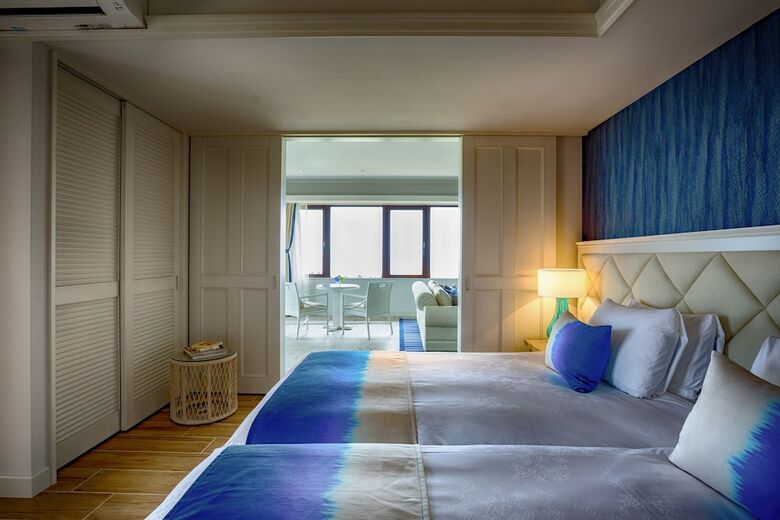 Hotel Shigira Mirage