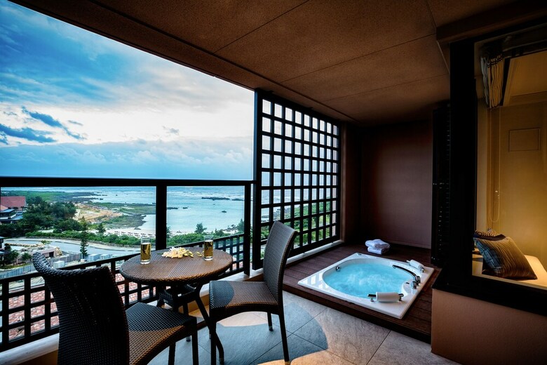 Hotel Shigira Mirage