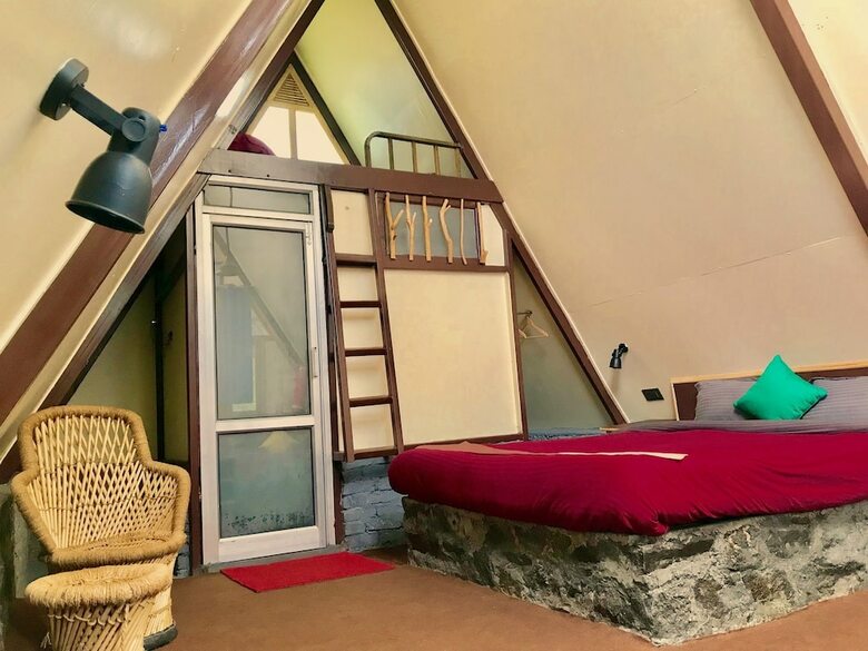 Hotel Stonedage Tosh