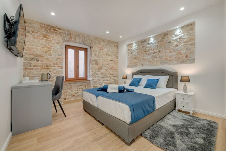 Hotel Le Premier Rooms