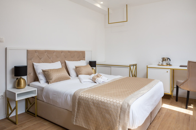 Hotel Le Premier Rooms