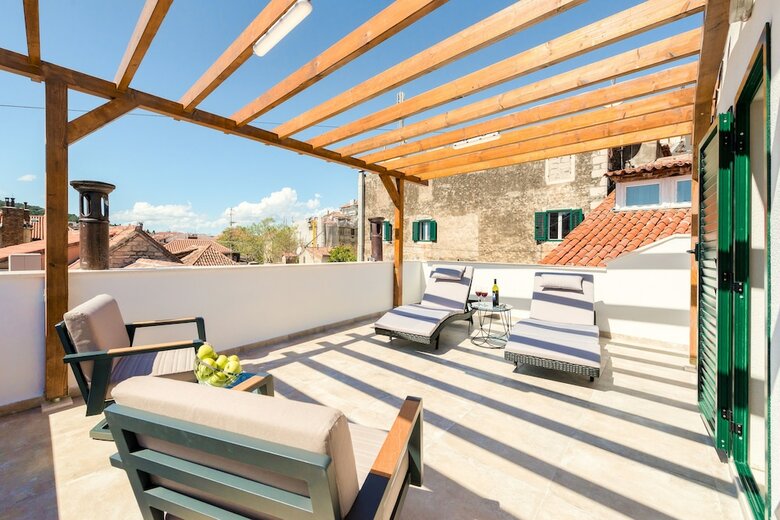 Hotel Le Premier Rooms