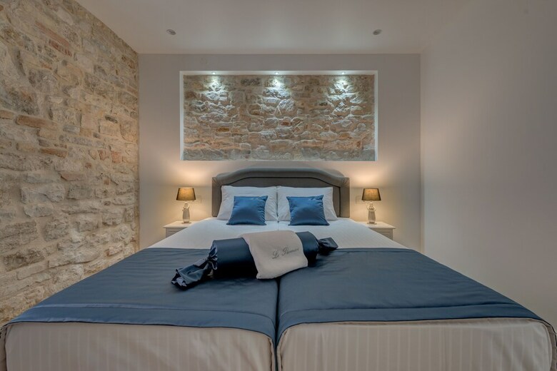 Hotel Le Premier Rooms