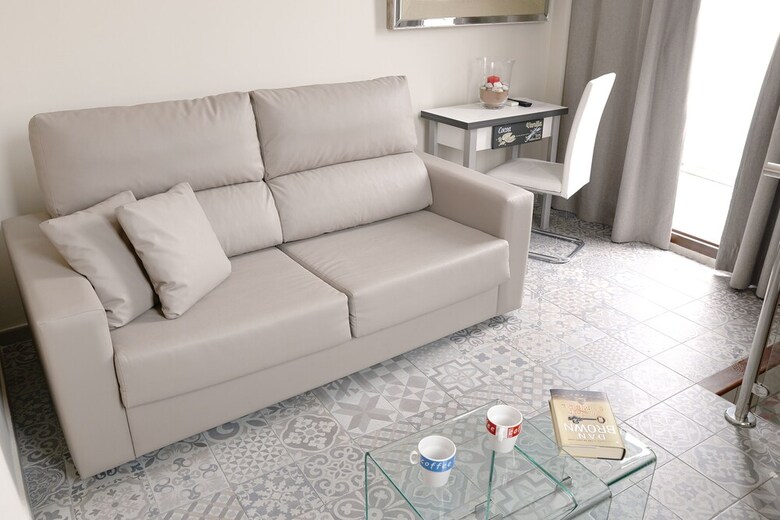 Apartamentos Mesones 18 3000