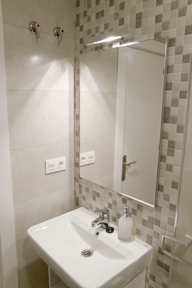 Apartamentos Mesones 18 3000
