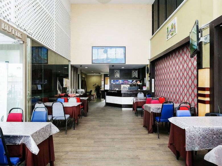 Oyo 717 Mr J Hotel Wakaf Che Yeh 2