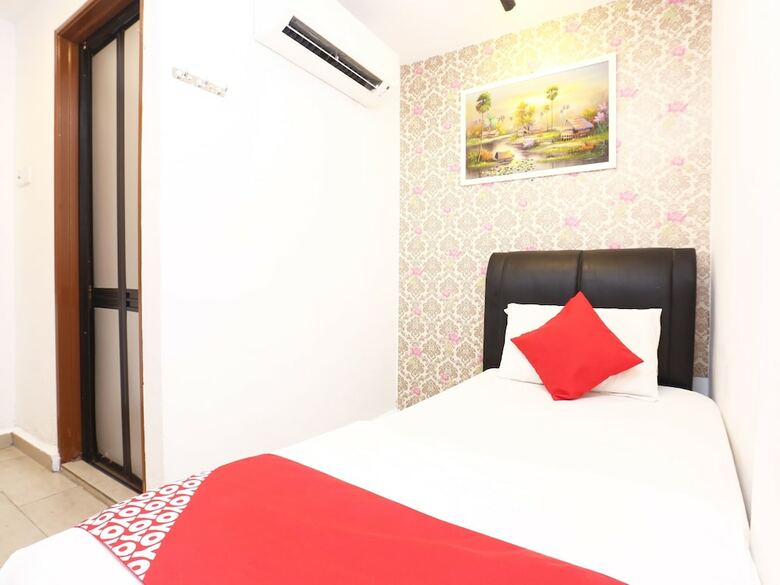 Oyo 718 Mr J Hotel Wakaf Che Yeh 1