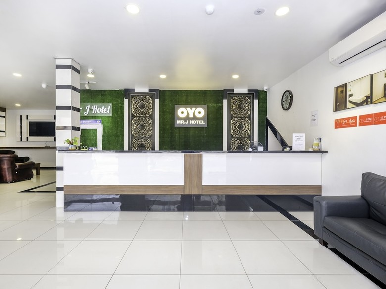 Oyo 718 Mr J Hotel Wakaf Che Yeh 1