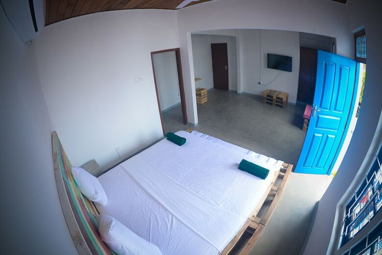 Hostal Groove House