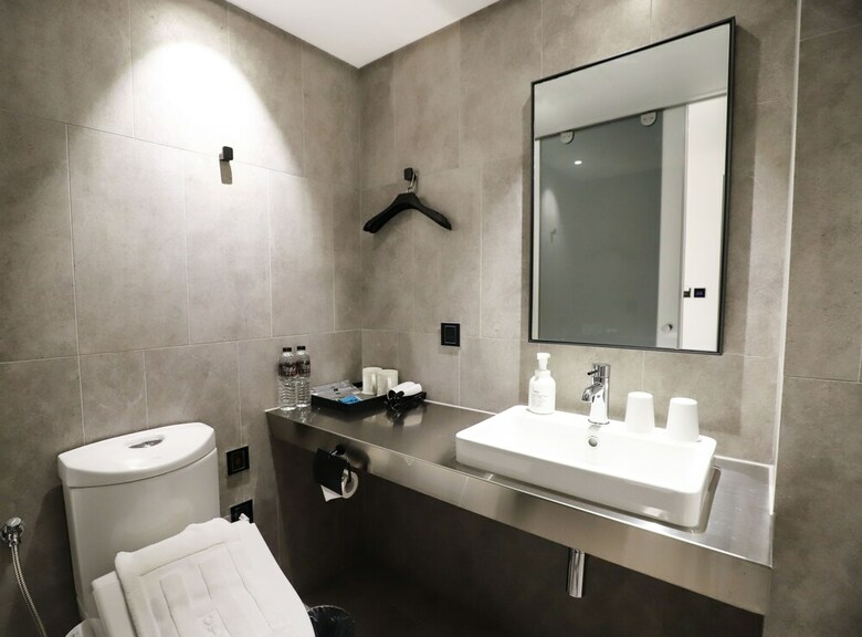 Slow Town Hotel