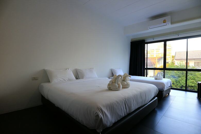 Azz Hotel