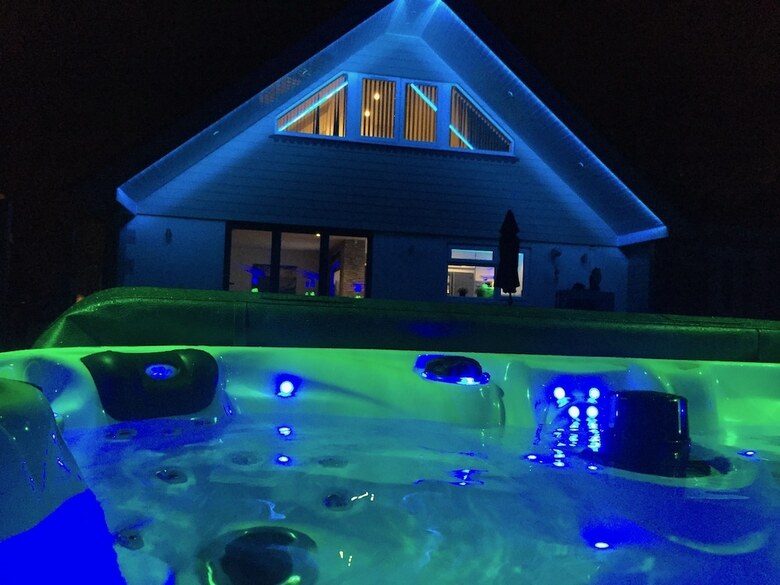 Four Corners Holiday Home With Hot Tub & Sauna
