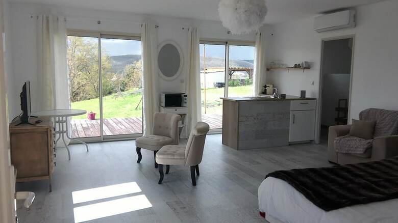 Bed & Breakfast Les Chambres de La Nouvelle Ali�nor