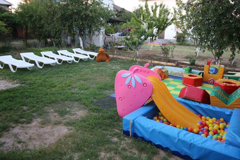 Bed & Breakfast Guest House Chernomorskaya 8a