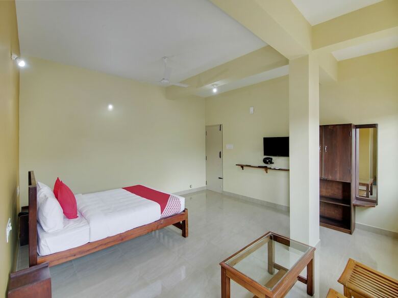 Hotel Oyo 26718 The Mayura Residency