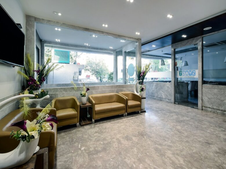 Hotel Capital O 26805 Varju Villa