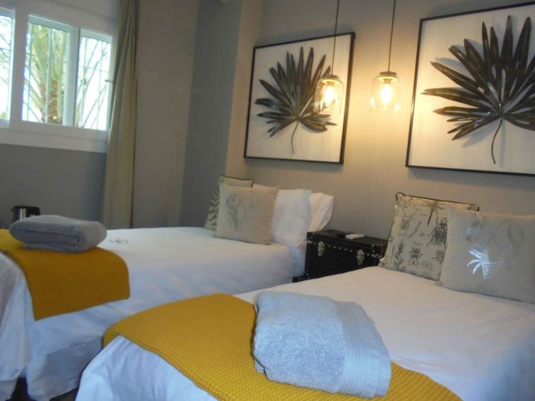 Hostal Tak