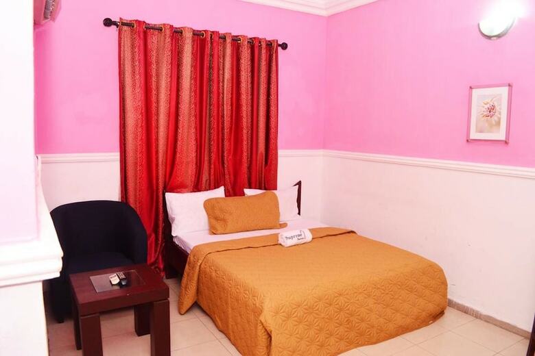 Hotel Supreme Suites
