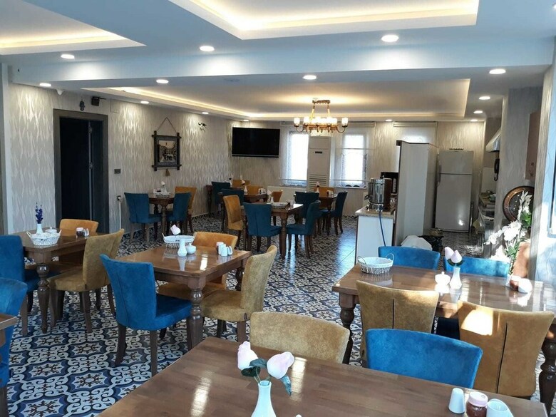 Ada Hotel