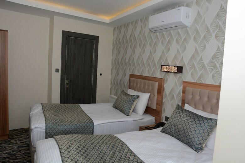 Ada Hotel