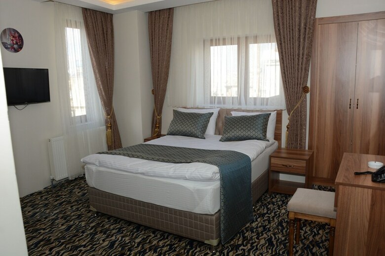 Ada Hotel