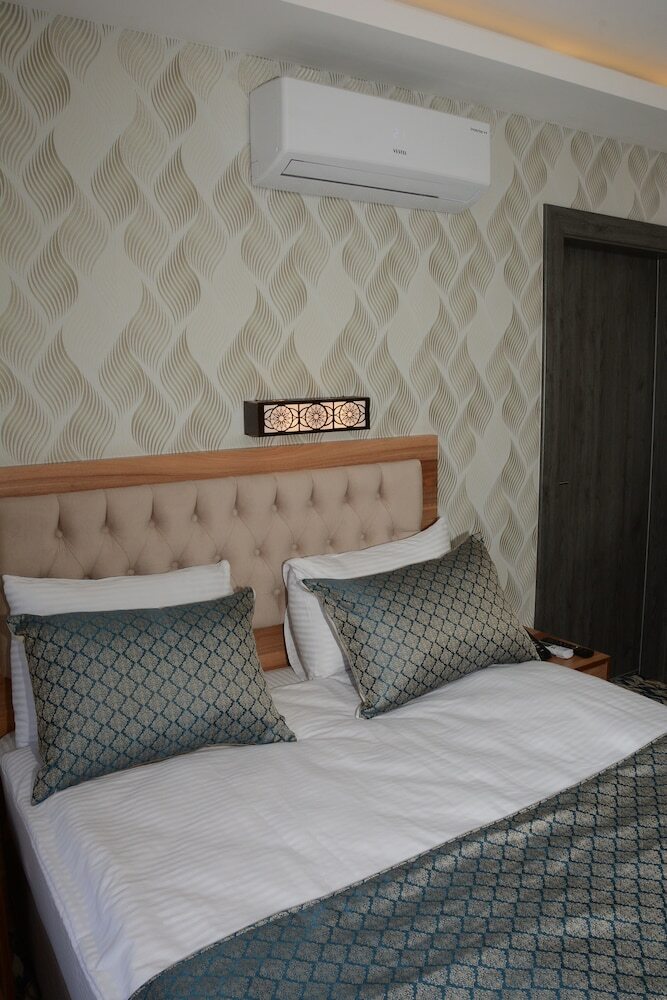 Ada Hotel