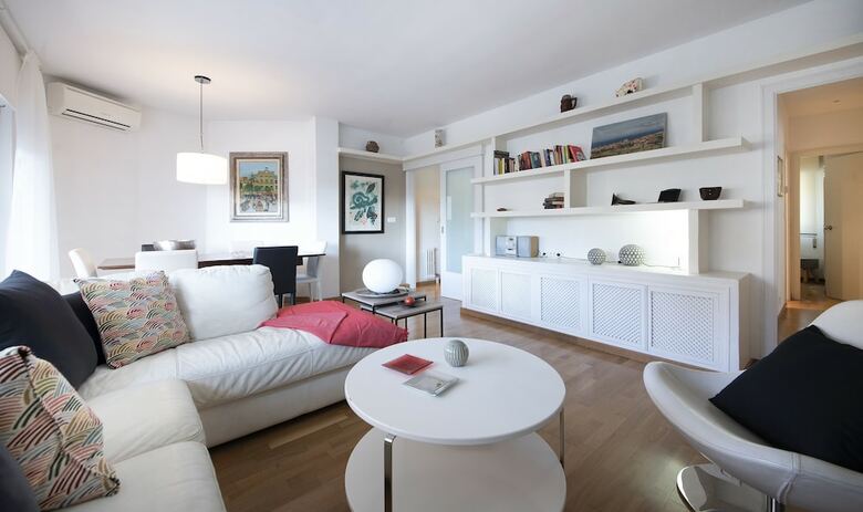 Tennis Apartment Th105