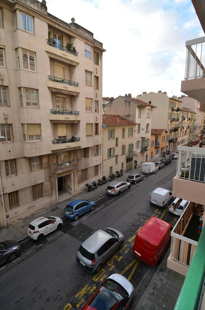 Apartment 4 Persons Near Train Station Acropolis District In Nice
