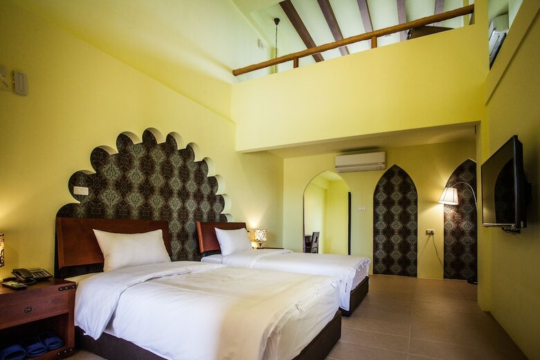 Oasis Hotel