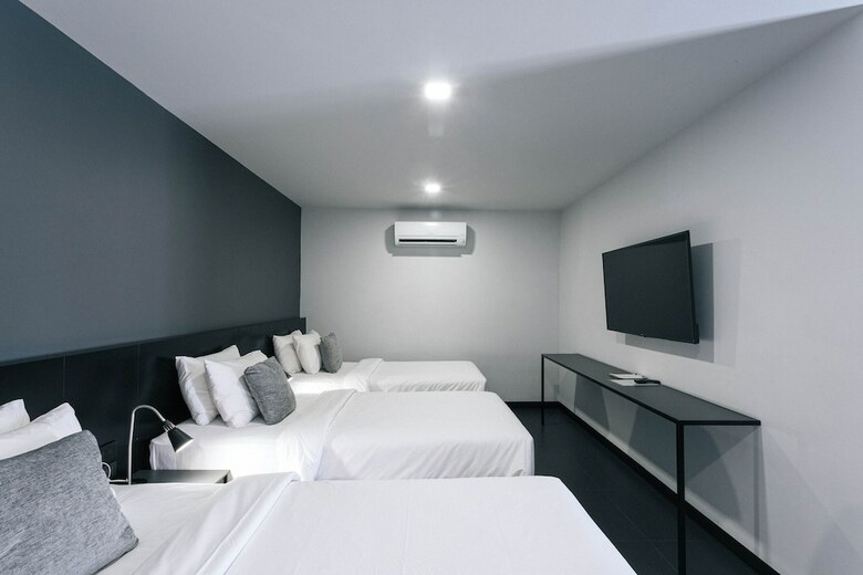 Crew Hotel