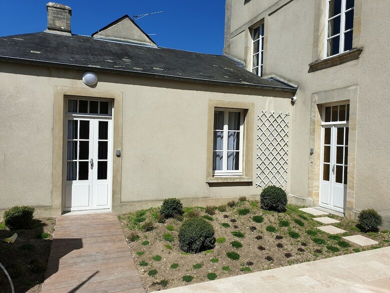 Au Loup Historic Apartments