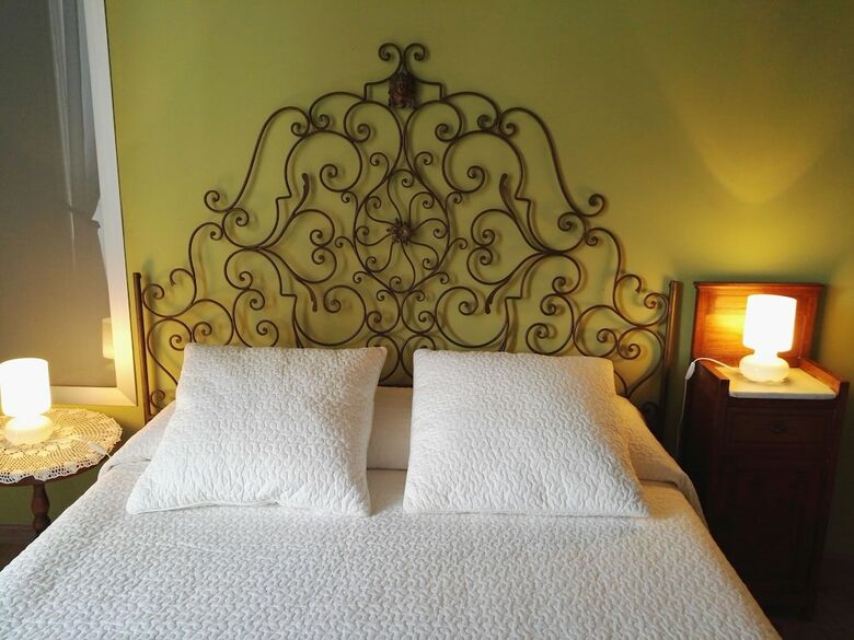 B&B Acanthus