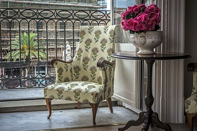B&B Acanthus