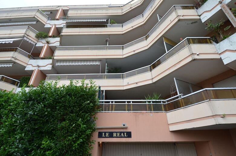 Spacious Apartment 5 Persons With Swimming-pool And Terrace Nice West
