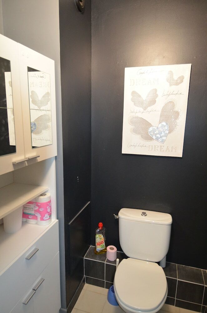 Spacious Apartment 5 Persons With Swimming-pool And Terrace Nice West