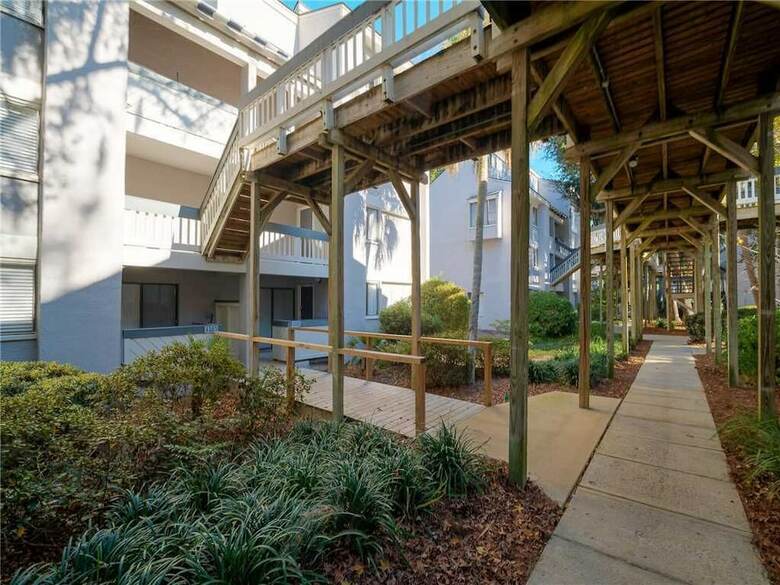 5301 Treetops - Two Bedroom Condo