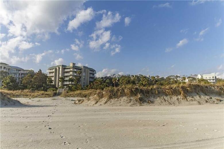 Barrington Court 417 - One Bedroom Condo
