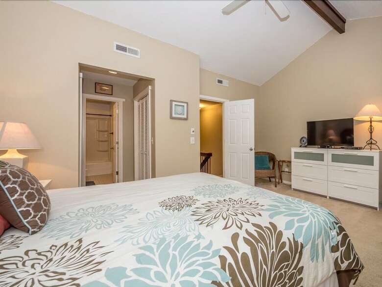 Sailmaster 37 - Two Bedroom Condo