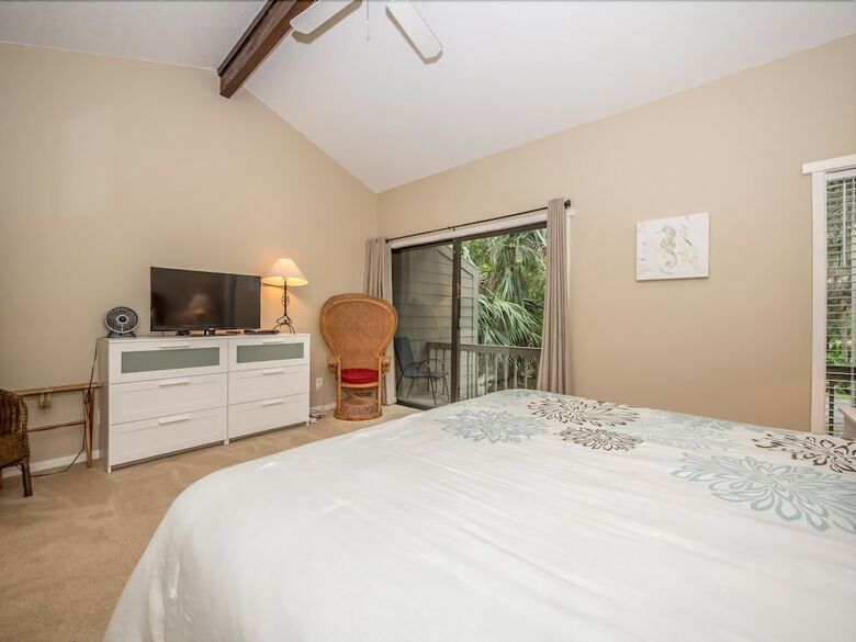 Sailmaster 37 - Two Bedroom Condo