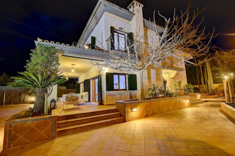 Arabella - Villa Con Piscina