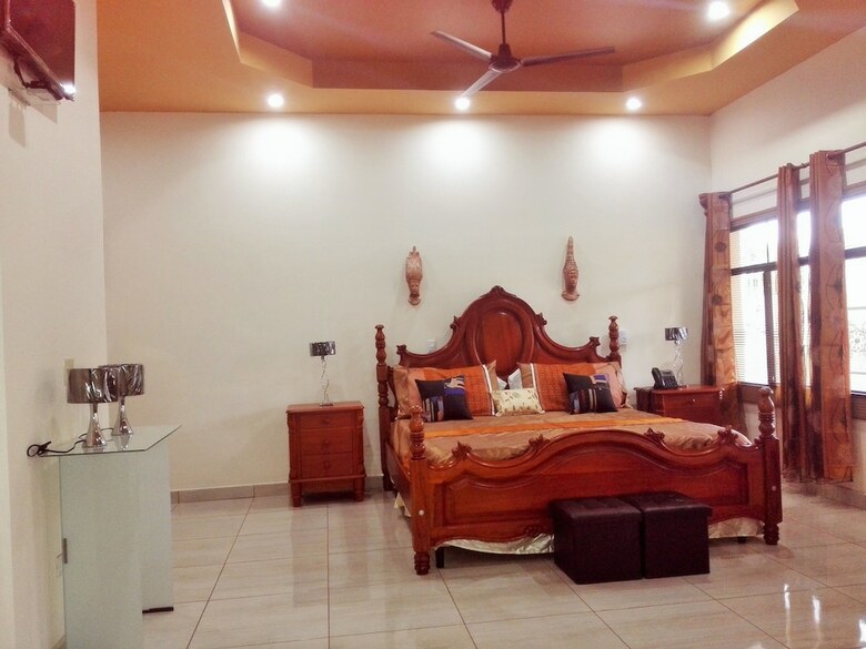 Restaurante, Cigar Bar, Whisky Lounge, Hostal Suite Dos Visiones
