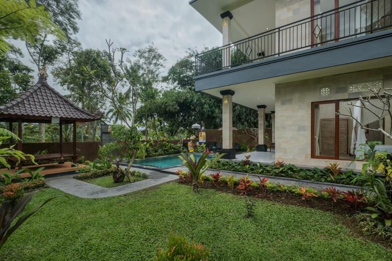 Puri Astina Villa