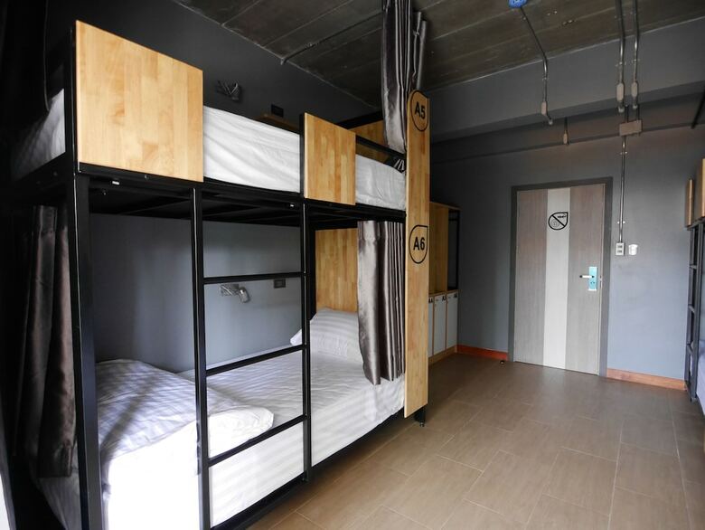 Hostal Ray Coffee Bar & Hostel - Adults Only