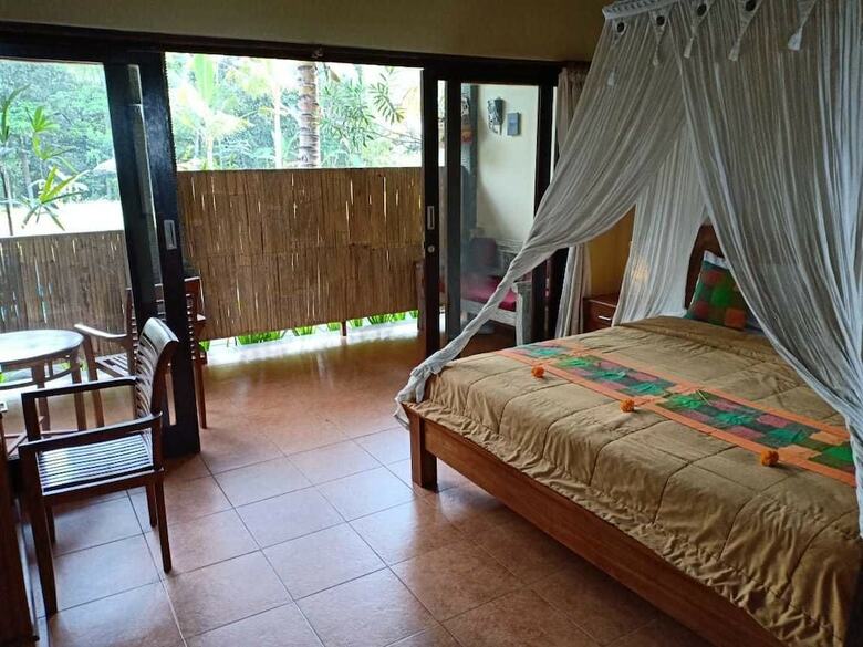 Bed & Breakfast Semanggi Cottage